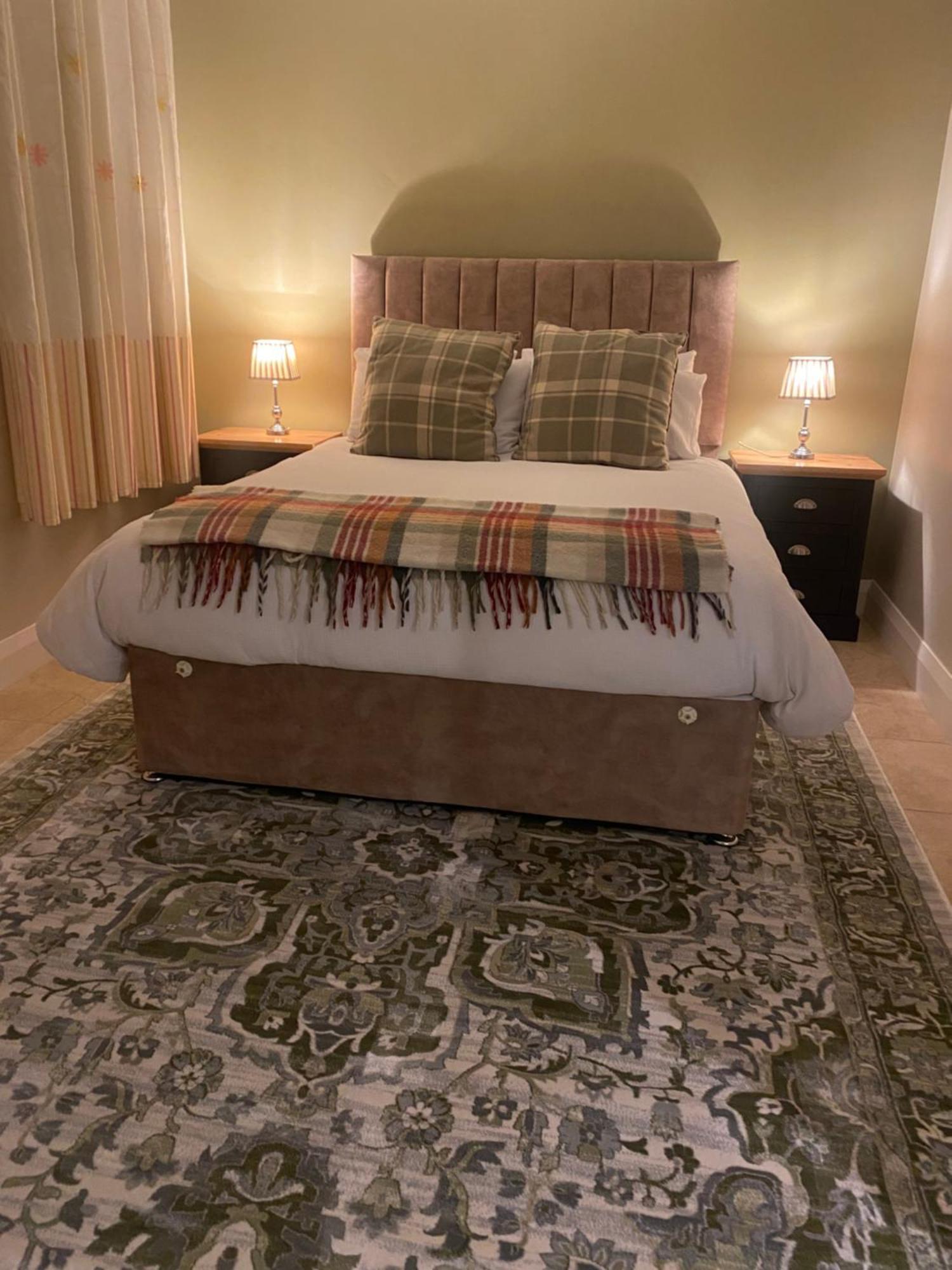 Luxury Country Escape Apartment เอนนิส ภายนอก รูปภาพ